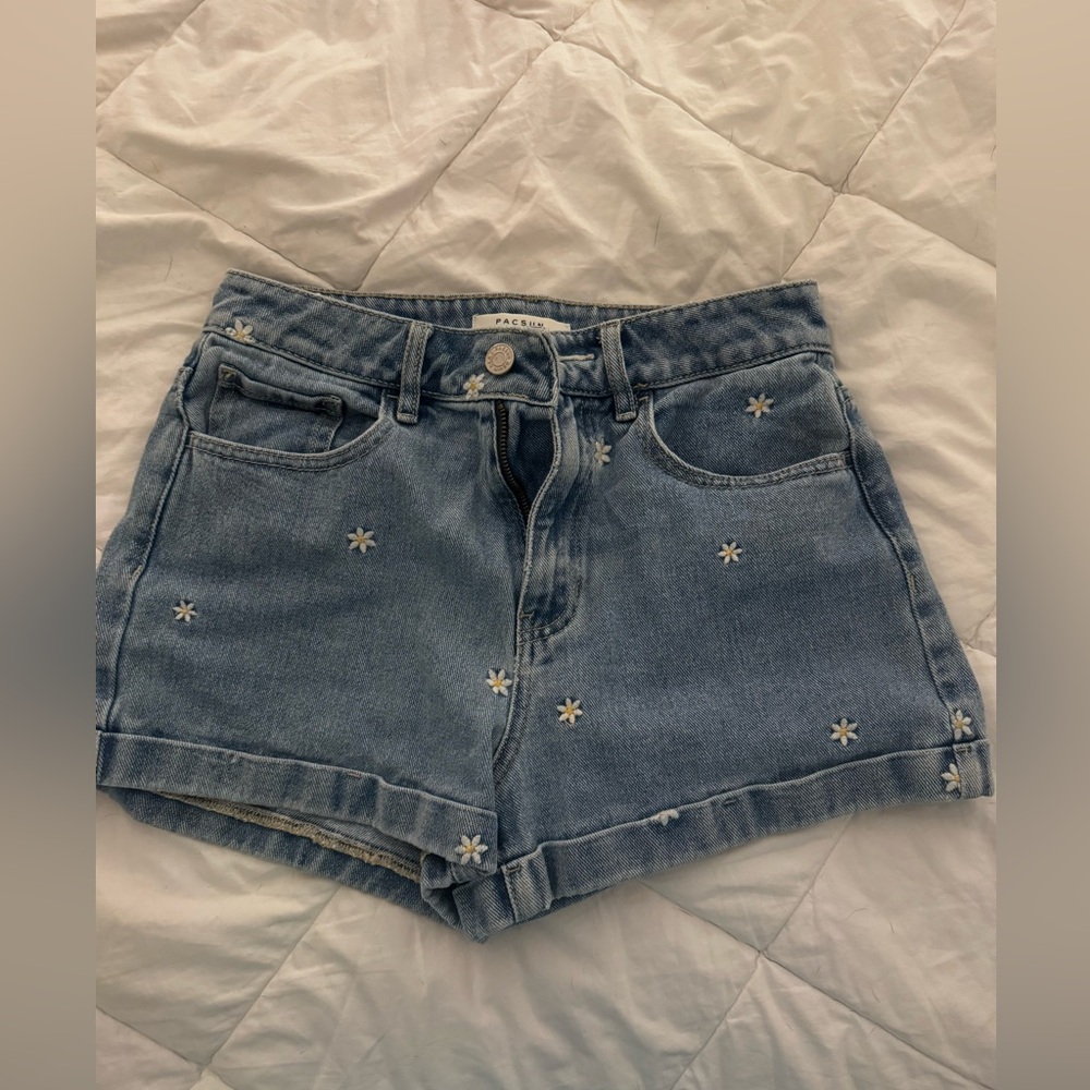 Daisy print mom jean shorts